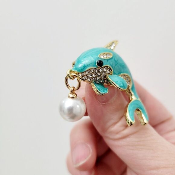 Brand New Gold Tone Blue Dolphin Pearl Rhinestone Brooch Pin - Picture 5 of 7